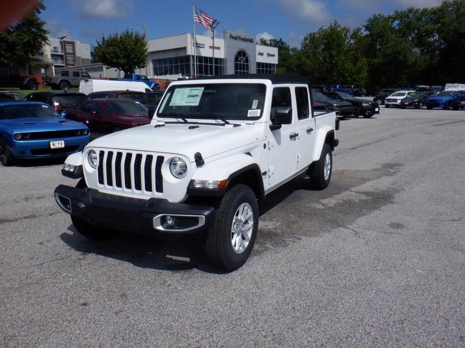 new 2023 Jeep Gladiator car, priced at $42,298