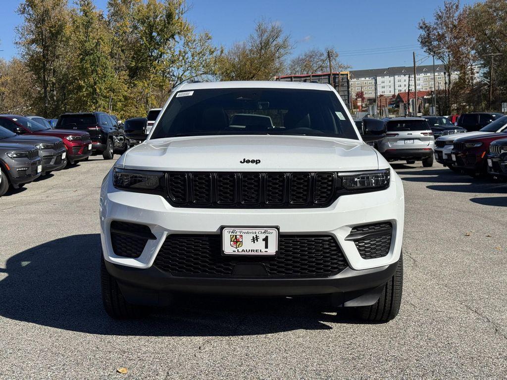 new 2025 Jeep Grand Cherokee car, priced at $38,030