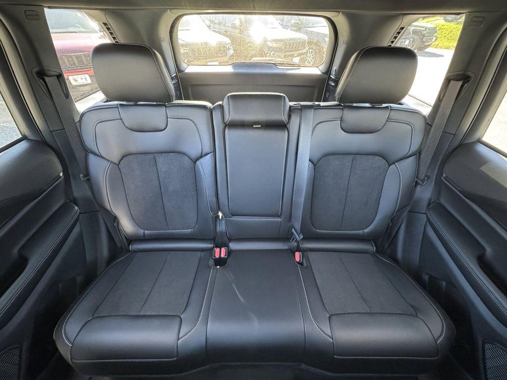 new 2025 Jeep Grand Cherokee car, priced at $38,030