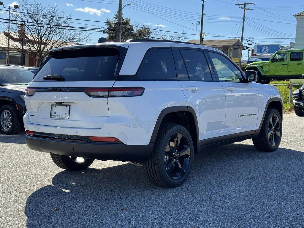 new 2025 Jeep Grand Cherokee car, priced at $38,030