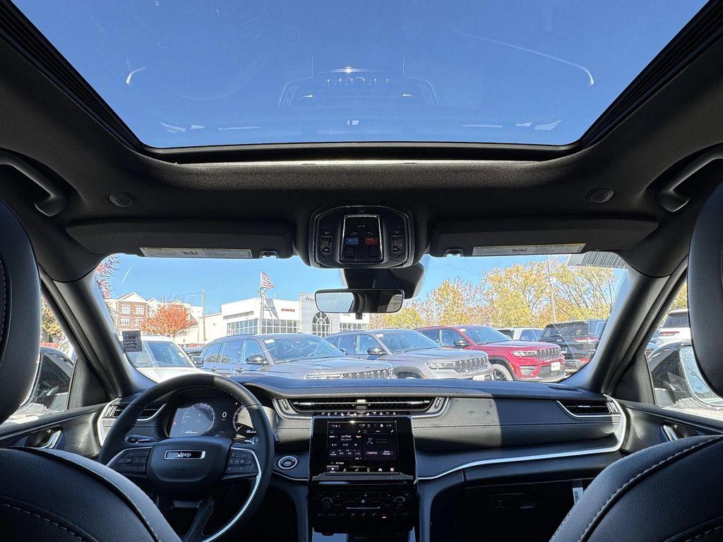 new 2025 Jeep Grand Cherokee car, priced at $38,030