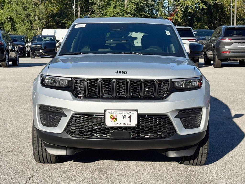 new 2025 Jeep Grand Cherokee car, priced at $38,625