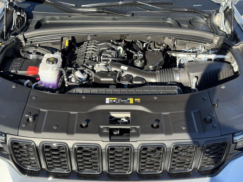 new 2025 Jeep Grand Cherokee car, priced at $38,625