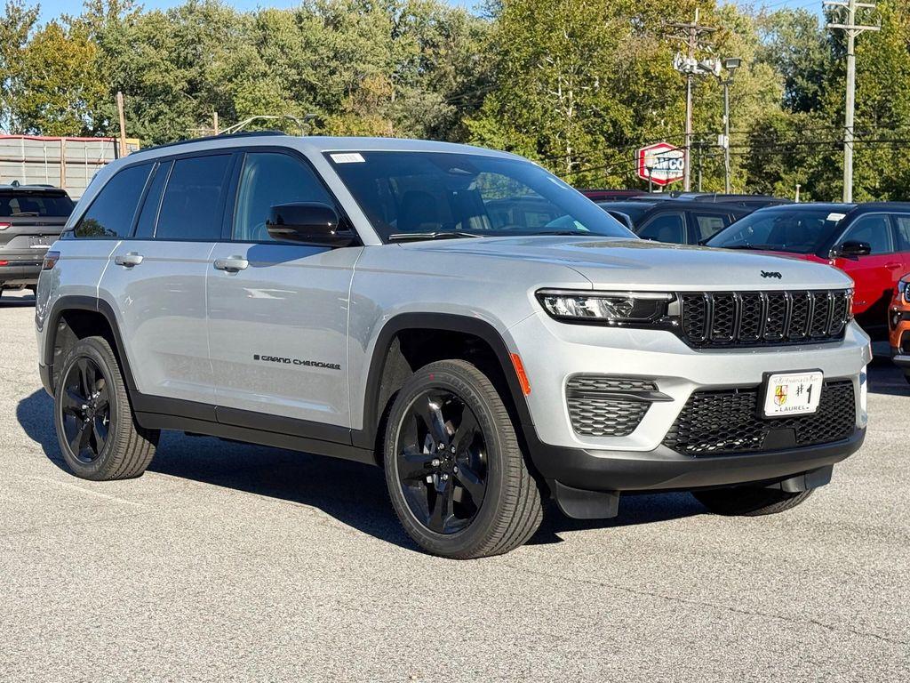 new 2025 Jeep Grand Cherokee car, priced at $38,625