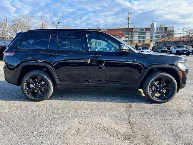 new 2025 Jeep Grand Cherokee car, priced at $46,670