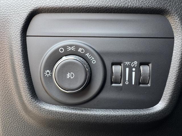 new 2025 Jeep Grand Cherokee car, priced at $47,601