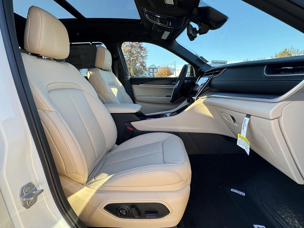 new 2025 Jeep Grand Cherokee L car, priced at $48,665