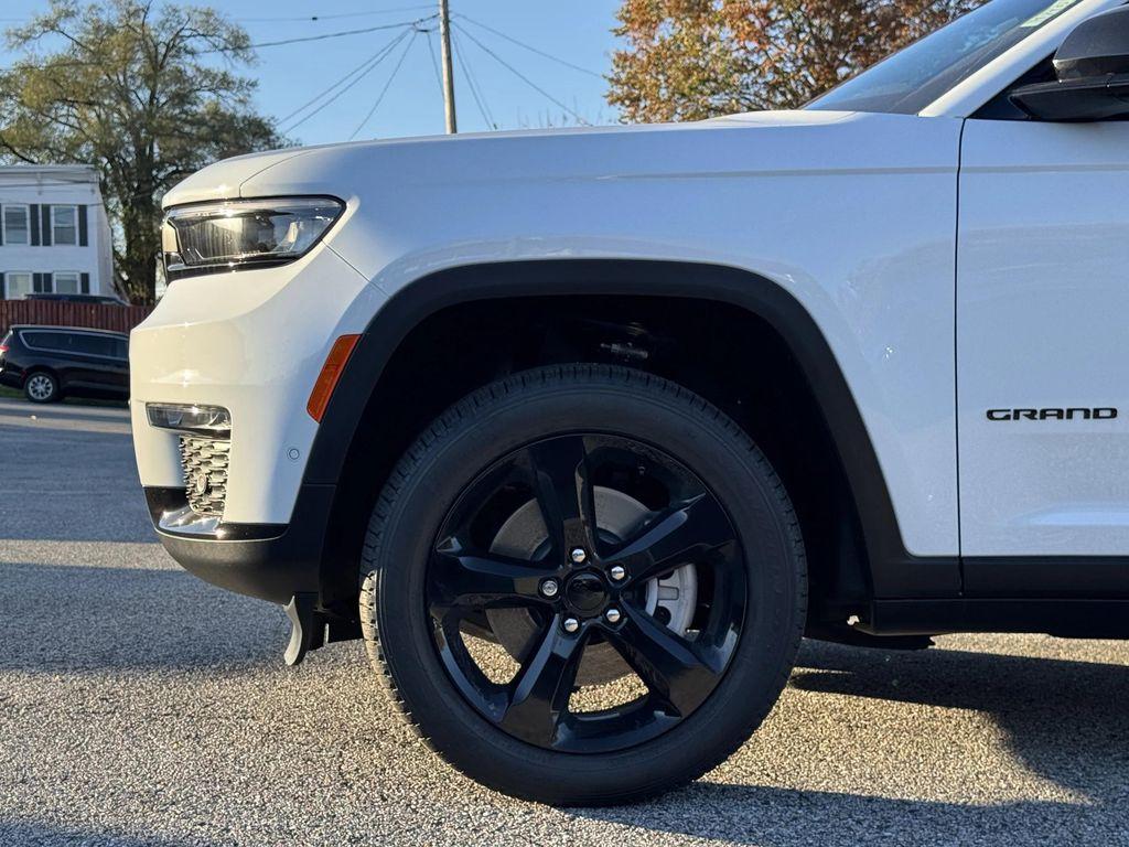 new 2025 Jeep Grand Cherokee L car, priced at $48,665