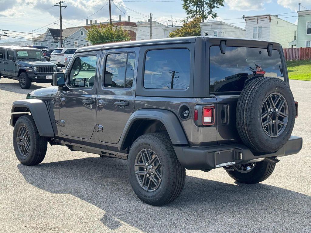 new 2025 Jeep Wrangler car, priced at $47,175