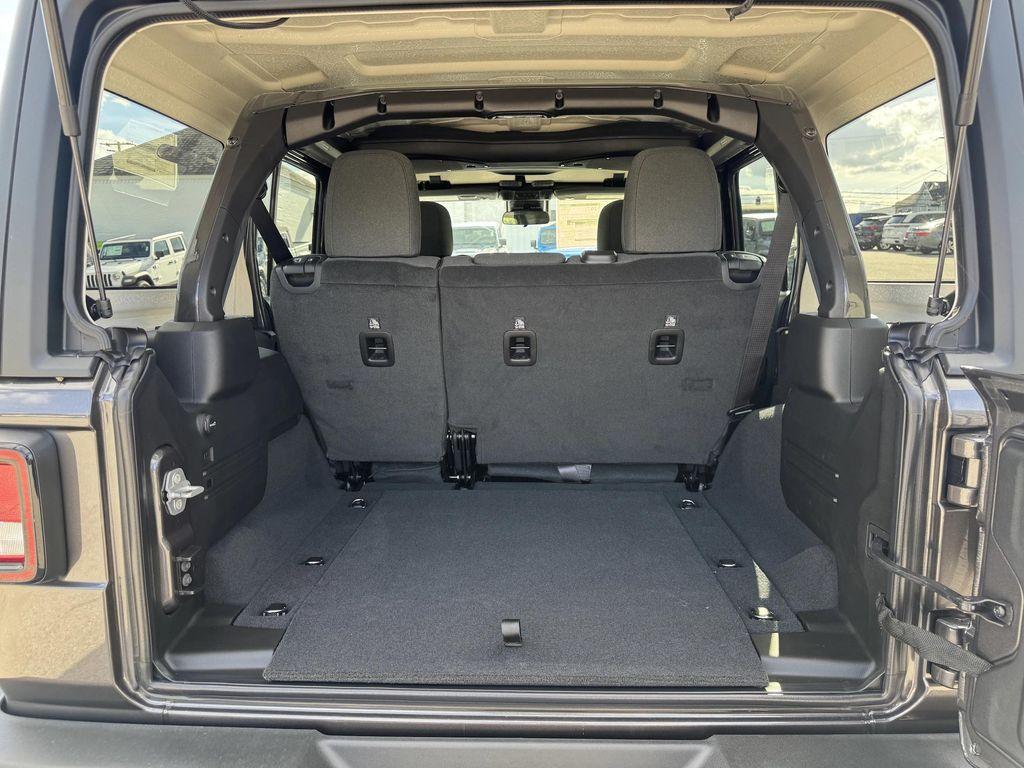 new 2025 Jeep Wrangler car, priced at $47,175