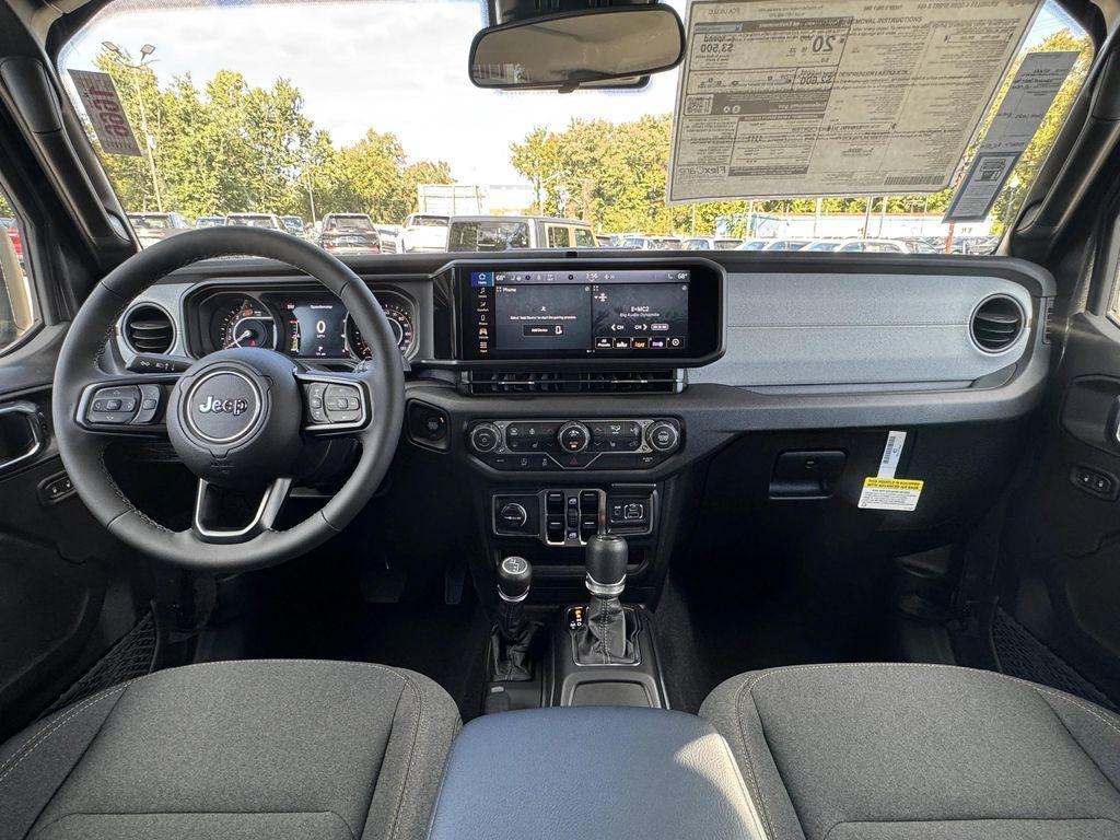 new 2025 Jeep Wrangler car, priced at $47,175