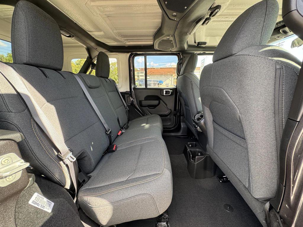 new 2025 Jeep Wrangler car, priced at $47,175