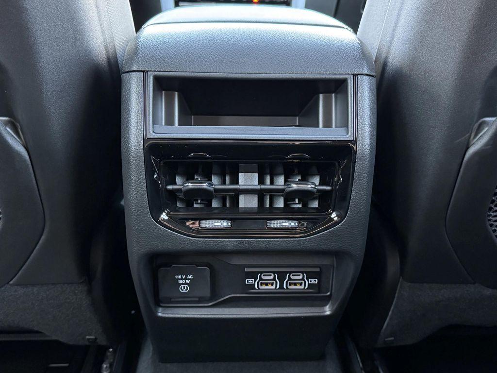 new 2025 Jeep Grand Cherokee car, priced at $38,625