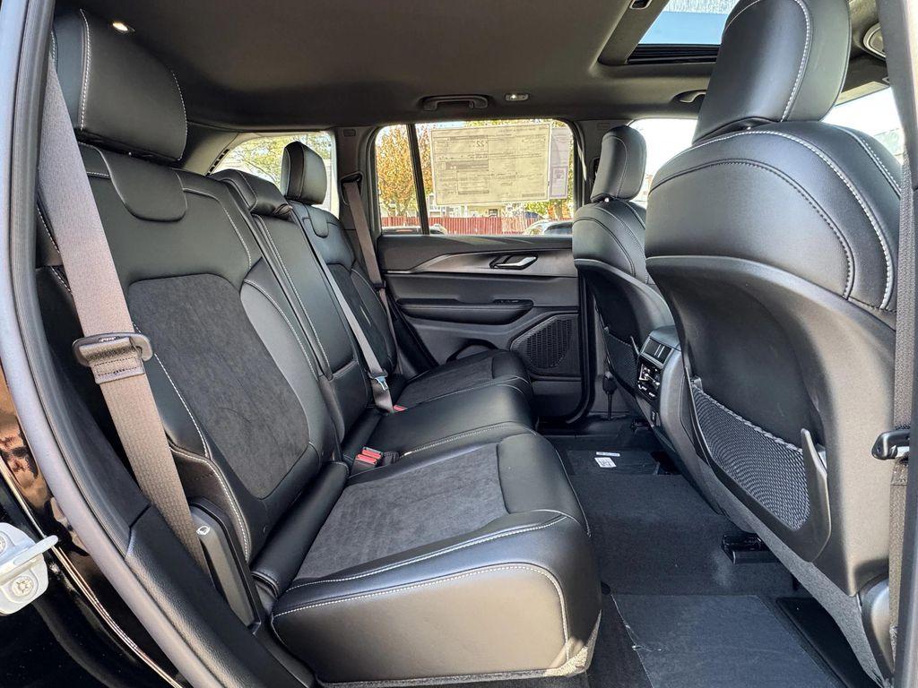 new 2025 Jeep Grand Cherokee car, priced at $38,625