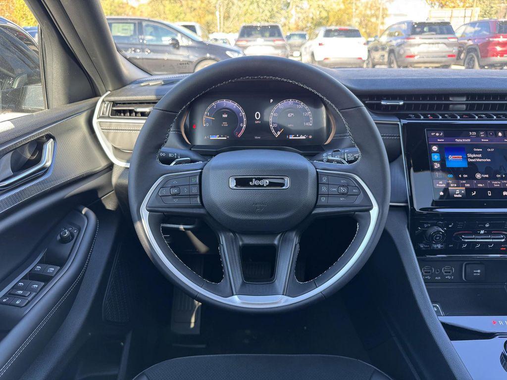 new 2025 Jeep Grand Cherokee car, priced at $38,625