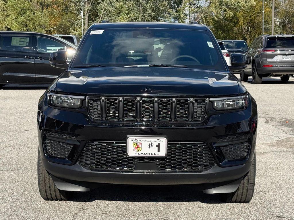 new 2025 Jeep Grand Cherokee car, priced at $38,625