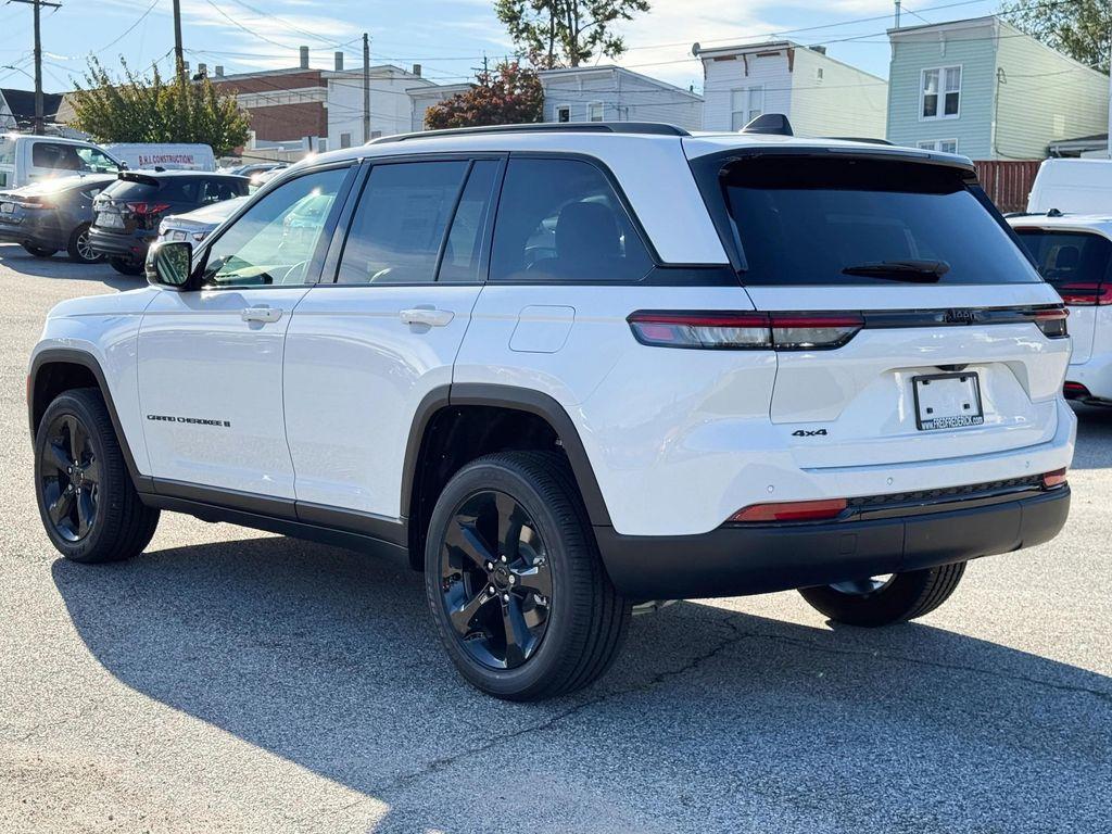 new 2025 Jeep Grand Cherokee car, priced at $38,030