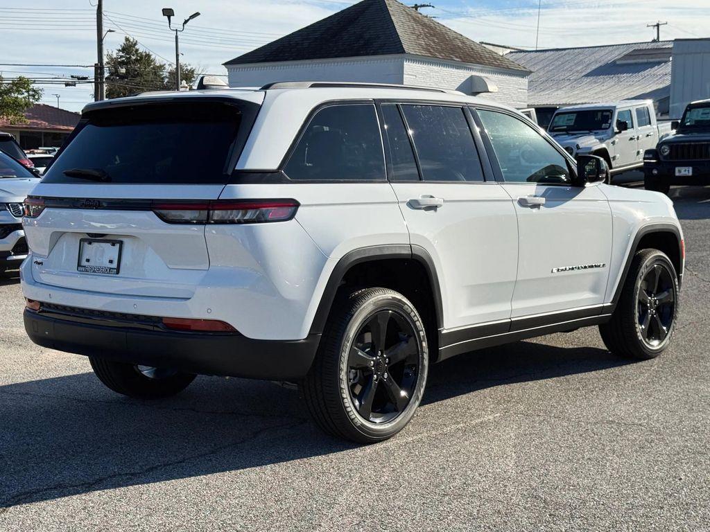 new 2025 Jeep Grand Cherokee car, priced at $38,030