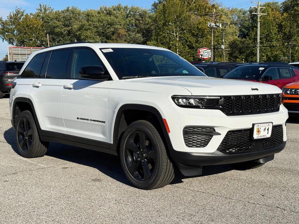 new 2025 Jeep Grand Cherokee car, priced at $38,030