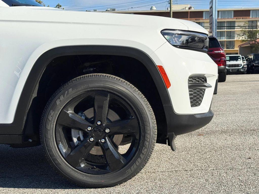 new 2025 Jeep Grand Cherokee car, priced at $38,030