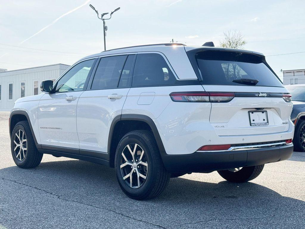 used 2023 Jeep Grand Cherokee car, priced at $39,319