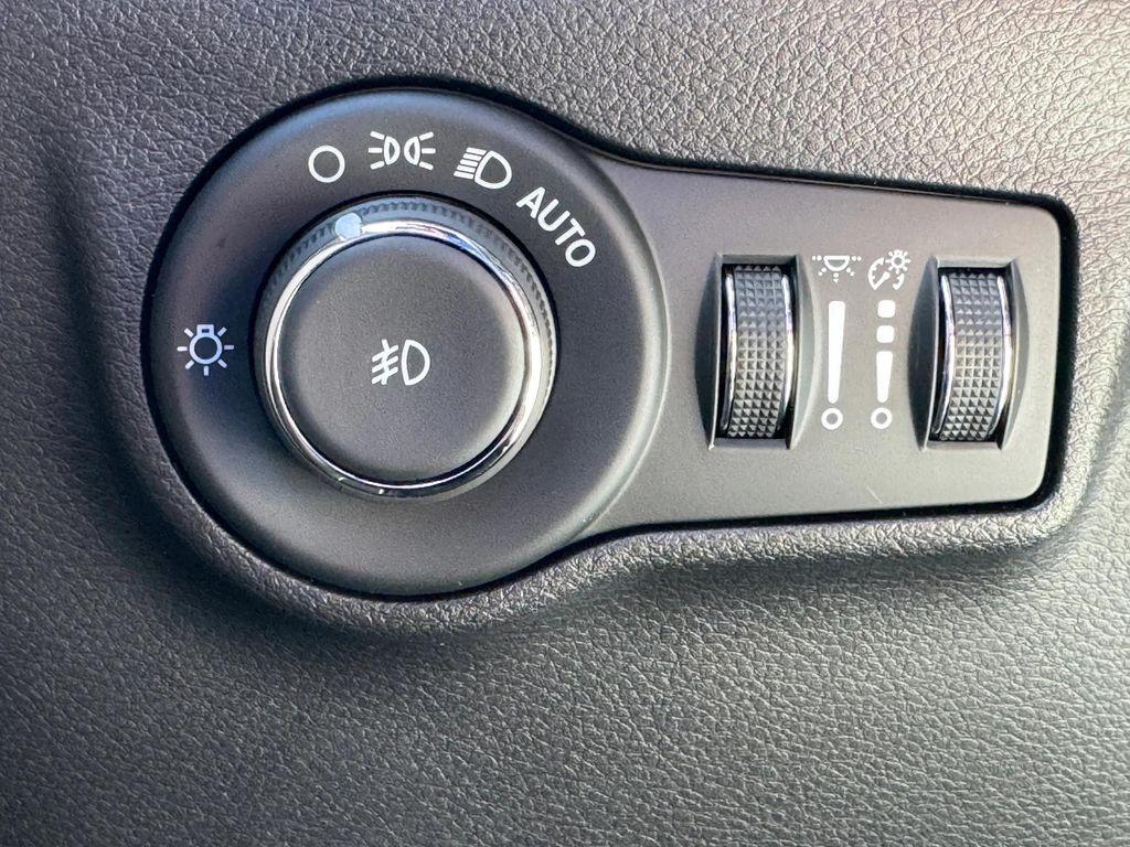 new 2025 Jeep Compass car, priced at $28,935
