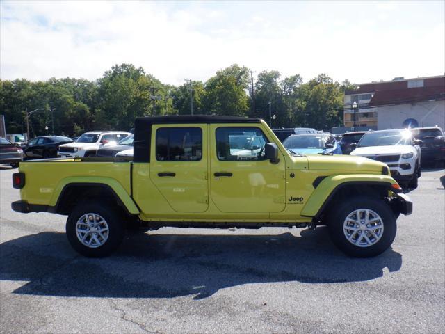 new 2023 Jeep Gladiator car, priced at $47,481