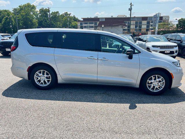 new 2024 Chrysler Pacifica car, priced at $42,854