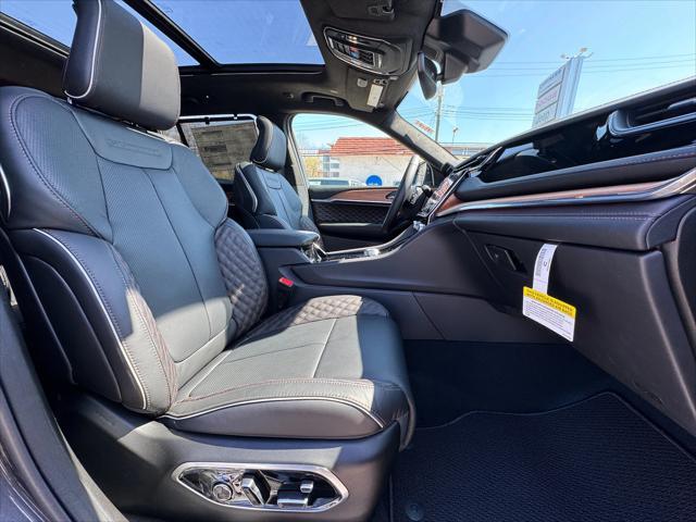 new 2025 Jeep Grand Cherokee car, priced at $64,184