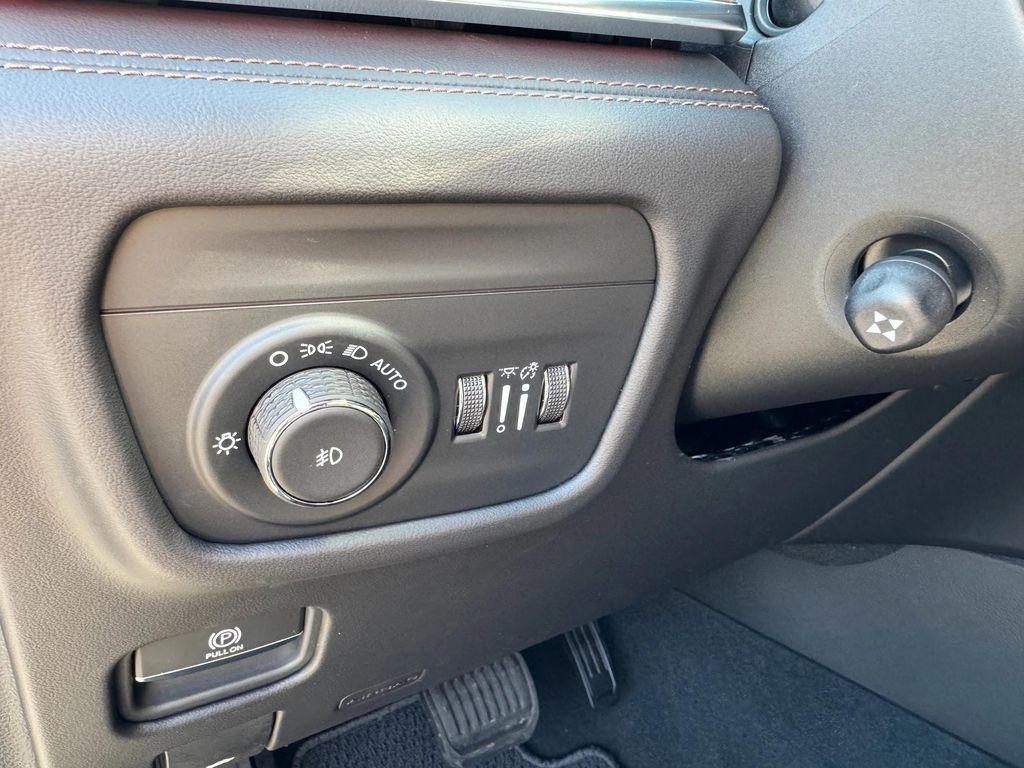 new 2025 Jeep Grand Cherokee car, priced at $62,810