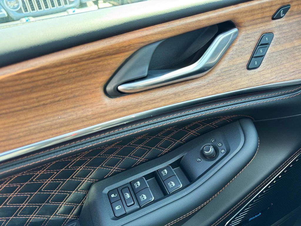 new 2025 Jeep Grand Cherokee car, priced at $62,810