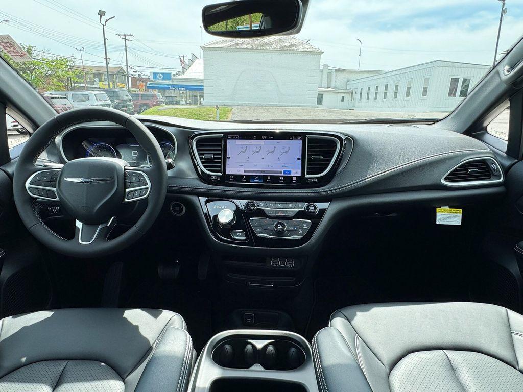 new 2025 Chrysler Pacifica car, priced at $43,315