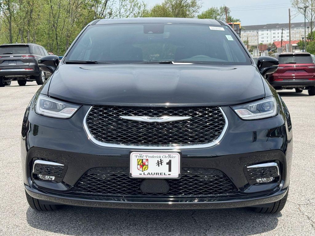 new 2025 Chrysler Pacifica car, priced at $43,315