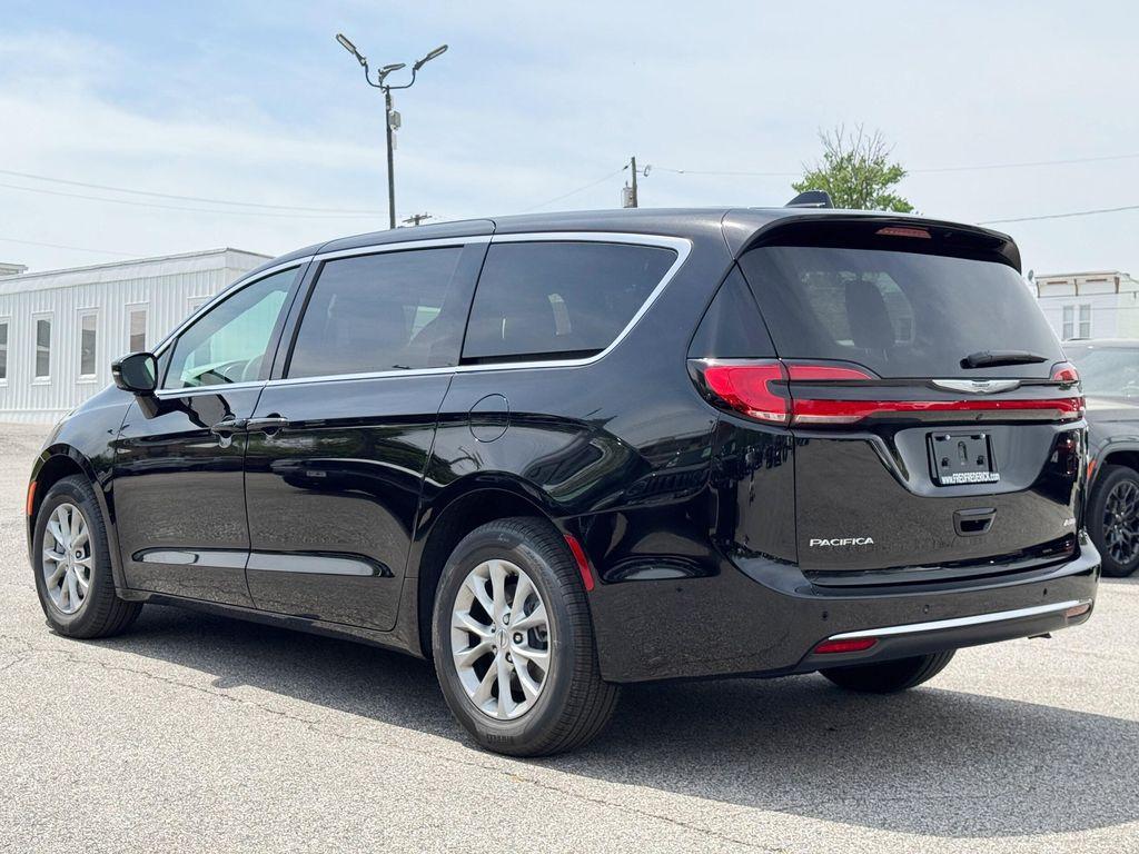 new 2025 Chrysler Pacifica car, priced at $43,315