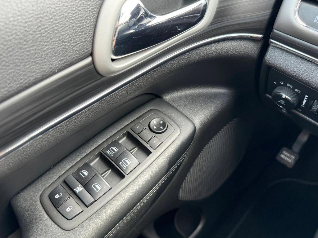 used 2021 Jeep Grand Cherokee car, priced at $33,797