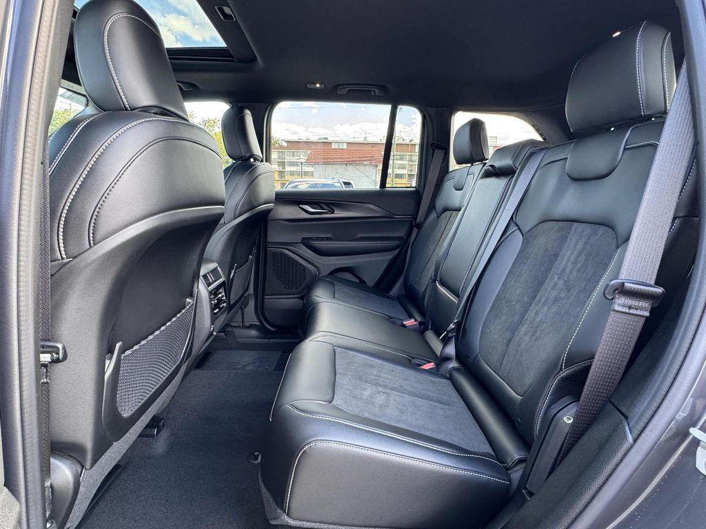 new 2025 Jeep Grand Cherokee car, priced at $38,625