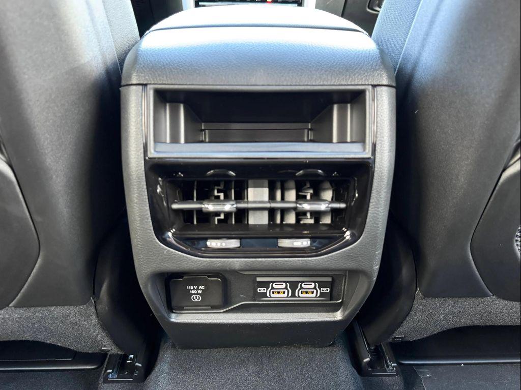 new 2025 Jeep Grand Cherokee car, priced at $38,625