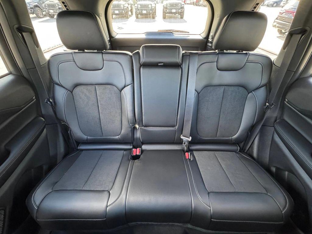 new 2025 Jeep Grand Cherokee car, priced at $38,625