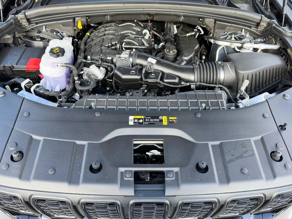 new 2025 Jeep Grand Cherokee car, priced at $38,625