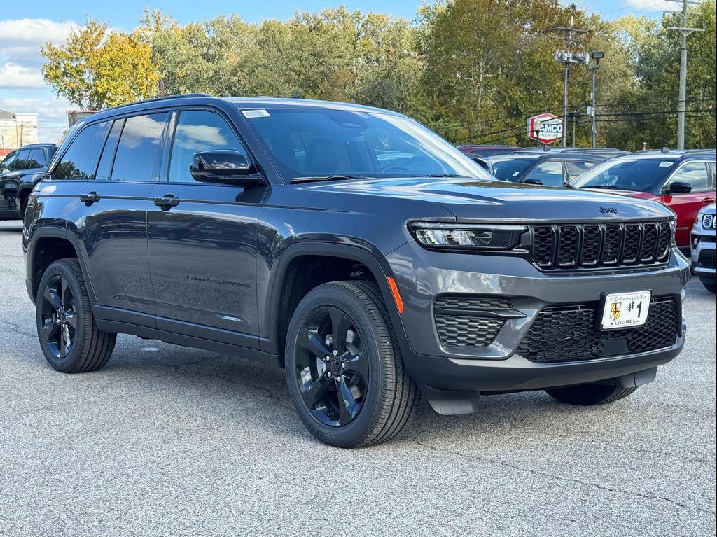 new 2025 Jeep Grand Cherokee car, priced at $38,625