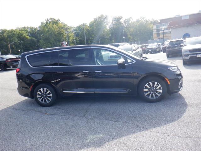 new 2023 Chrysler Pacifica Hybrid car, priced at $52,871