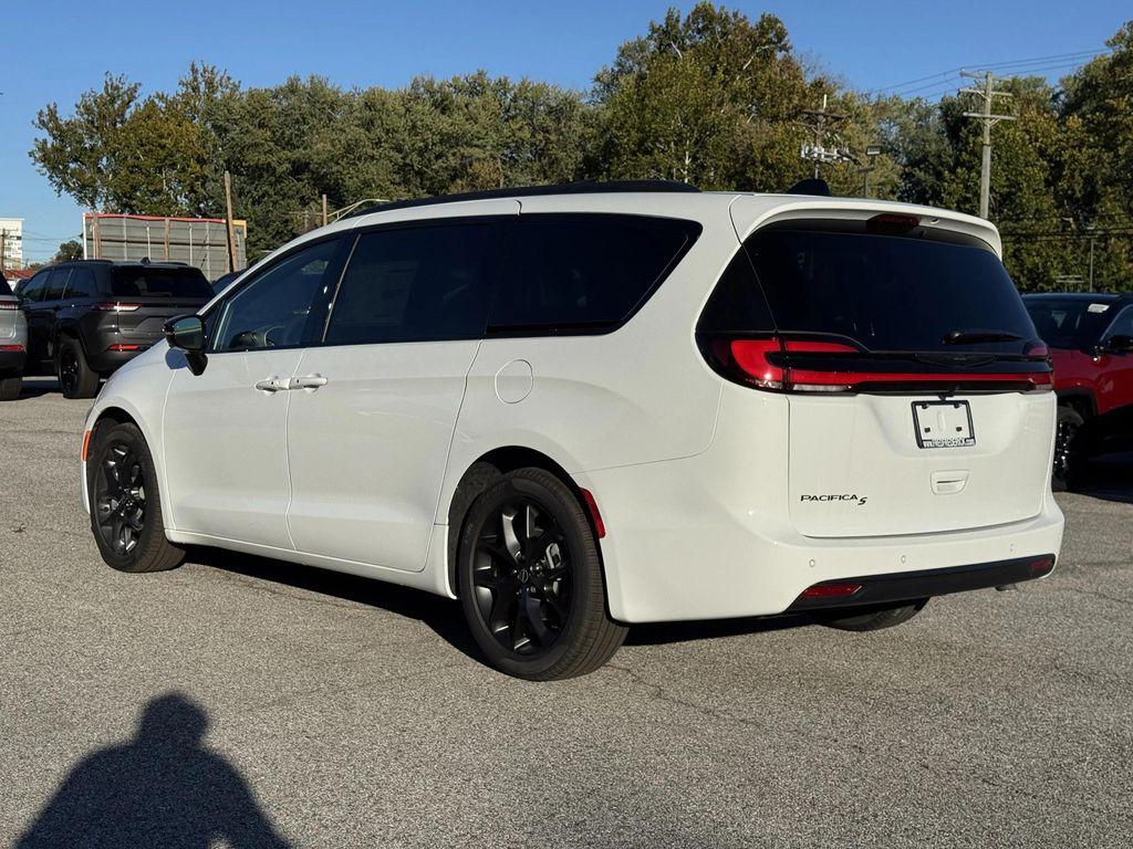 new 2026 Chrysler Pacifica car, priced at $44,665