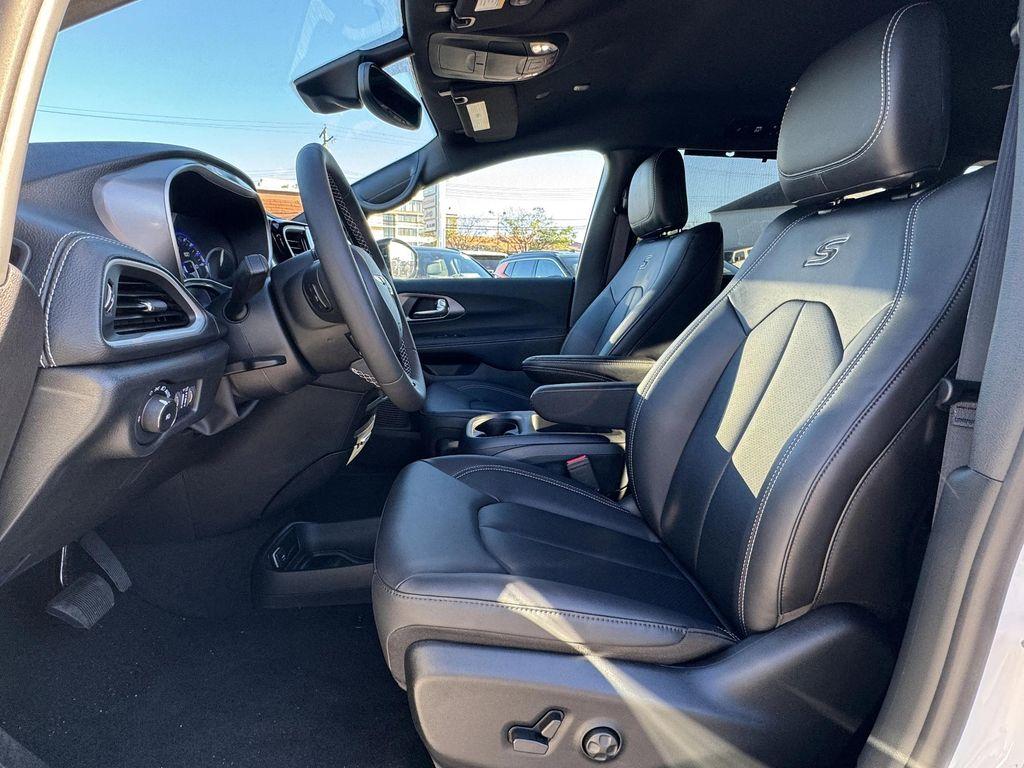 new 2026 Chrysler Pacifica car, priced at $44,665