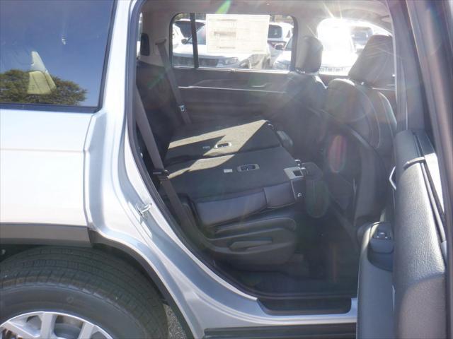 new 2024 Jeep Grand Cherokee L car, priced at $49,988