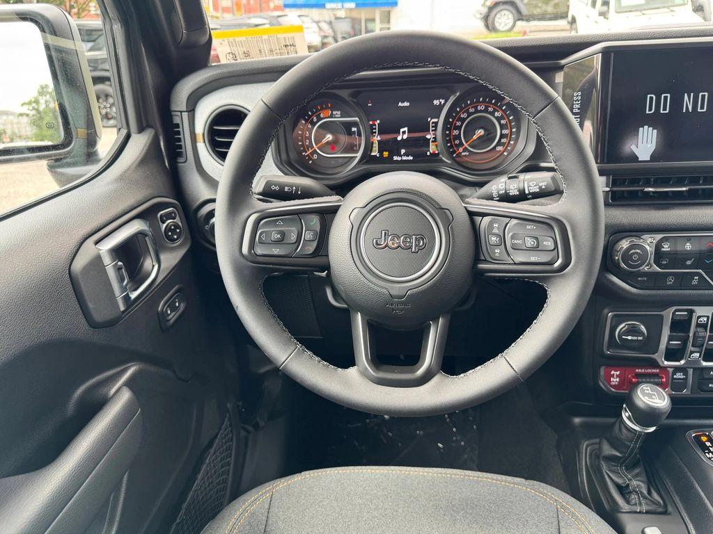 new 2025 Jeep Wrangler car, priced at $52,370