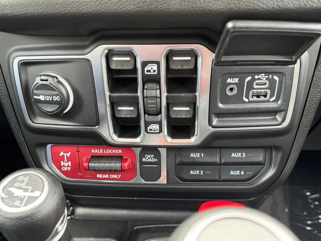 new 2025 Jeep Wrangler car, priced at $52,370