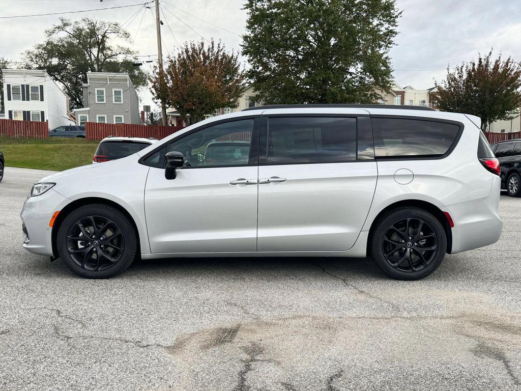 new 2026 Chrysler Pacifica car, priced at $44,860