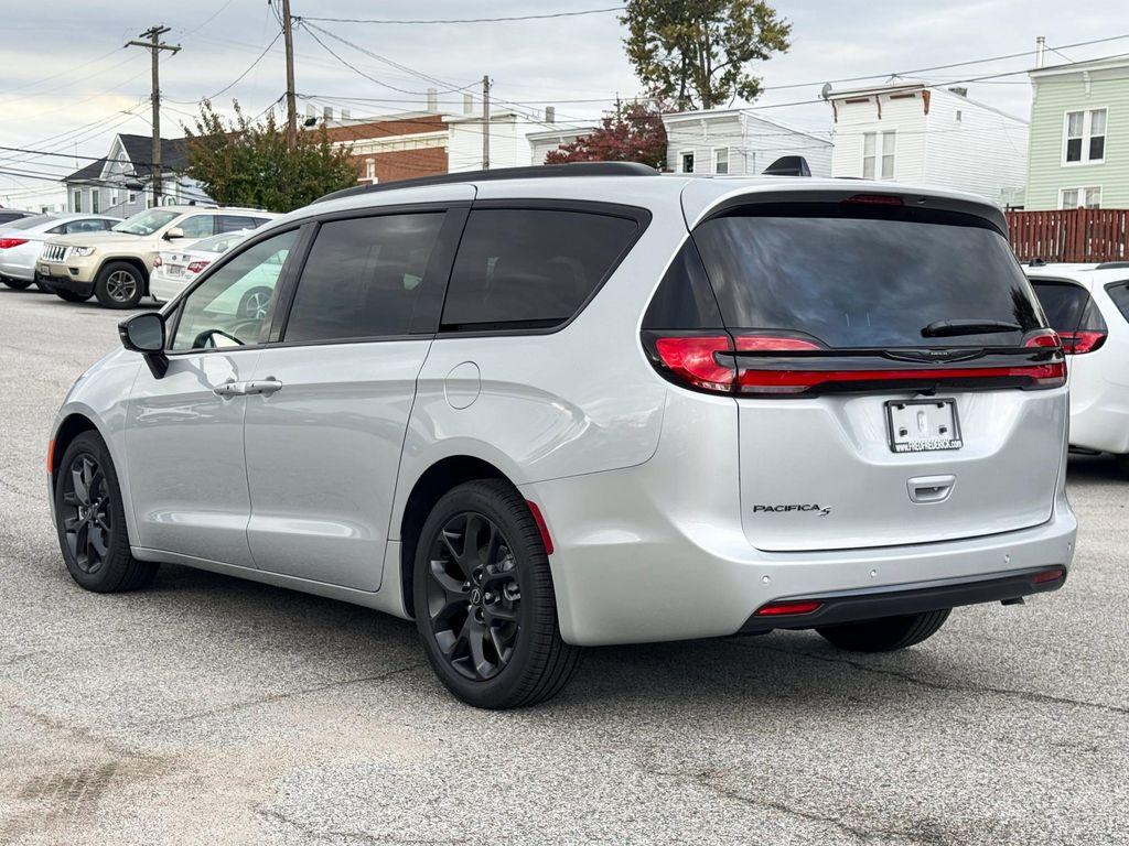 new 2026 Chrysler Pacifica car, priced at $44,860