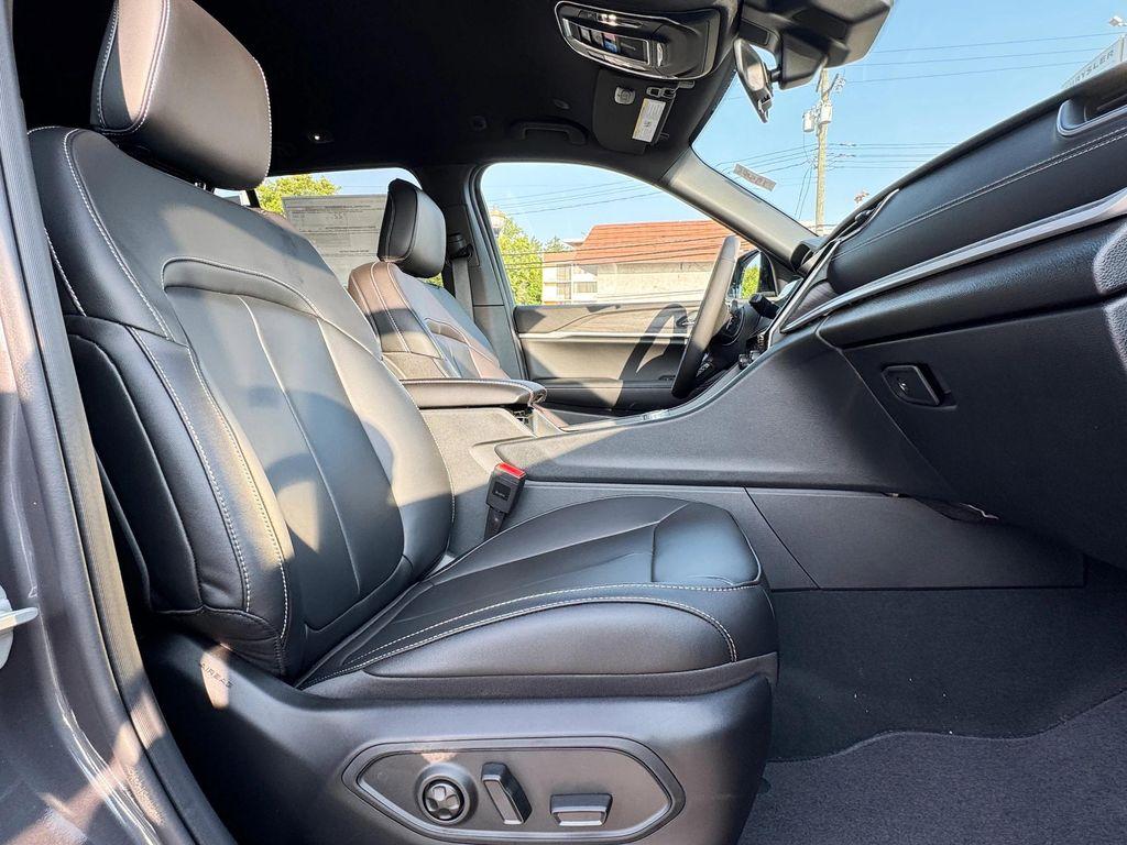 new 2025 Jeep Grand Cherokee car, priced at $38,965