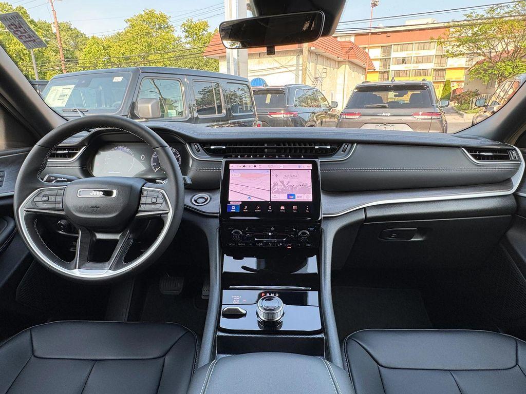 new 2025 Jeep Grand Cherokee car, priced at $38,965